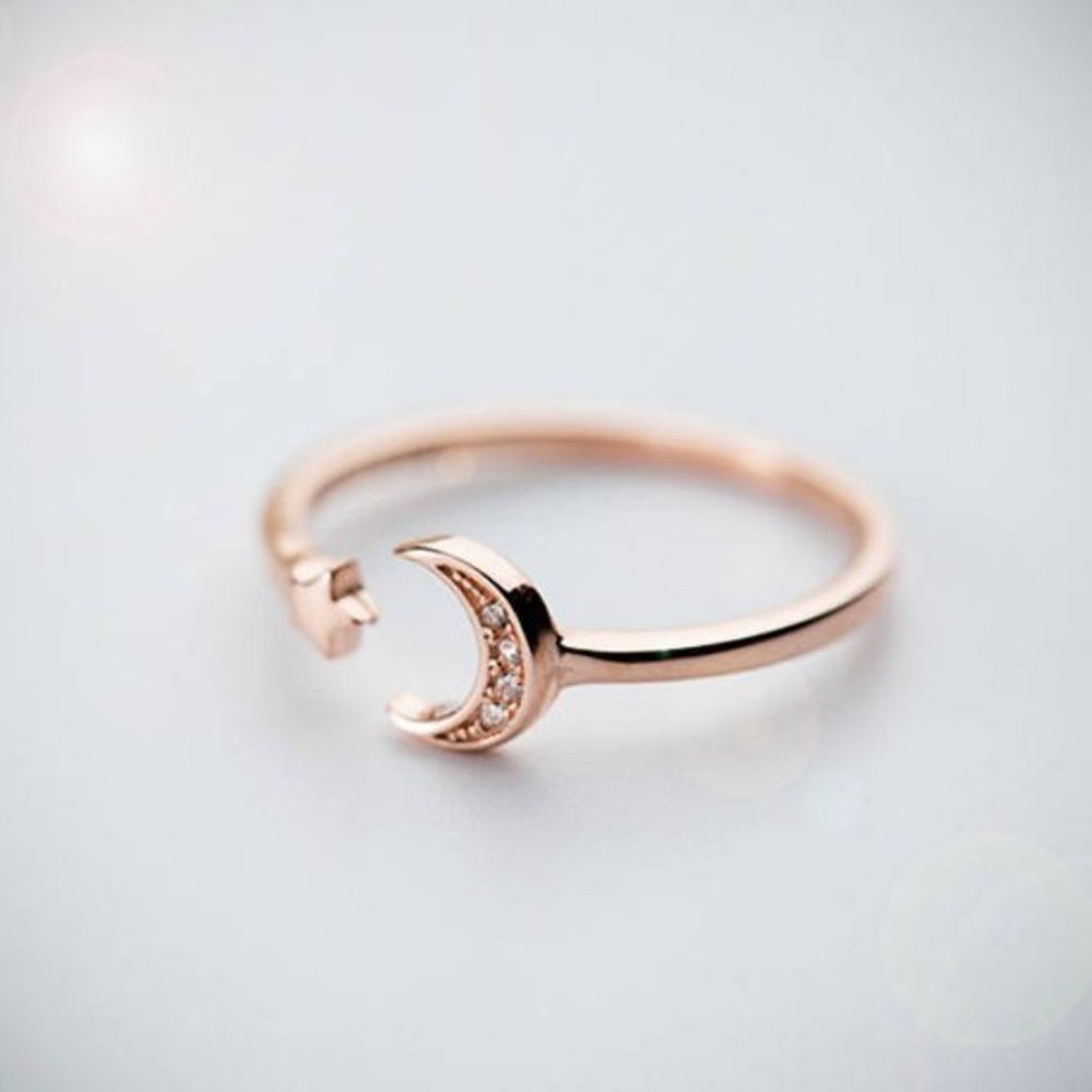 SOLD Gold Vermeil 14 Gold layered over 925 Sterling Silver Crescent Moon Ring - Picture 2 of 9